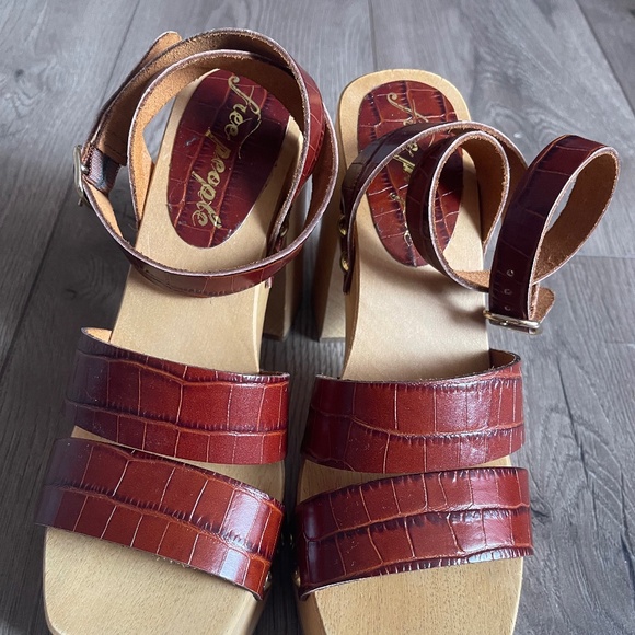 Free People Mallory Clog Sandals - Picture 1 of 7